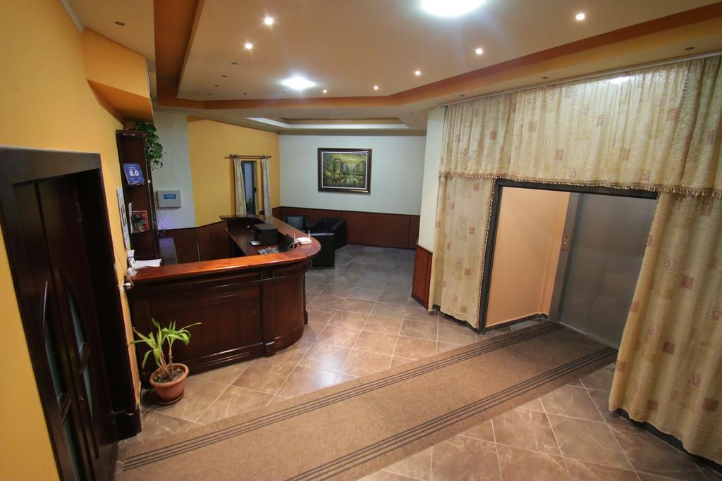 Hotel Verzaci Rinas Εξωτερικό φωτογραφία
