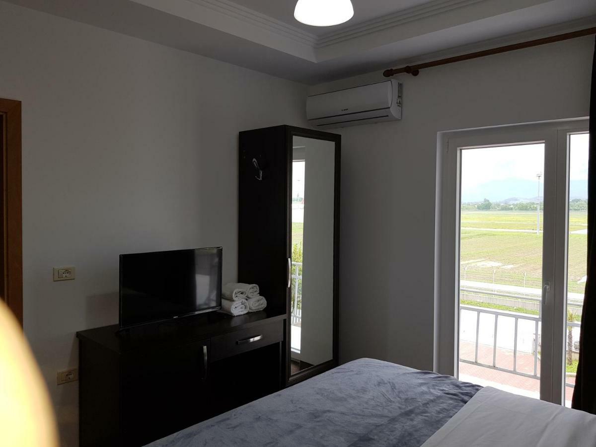 Hotel Verzaci Rinas Εξωτερικό φωτογραφία
